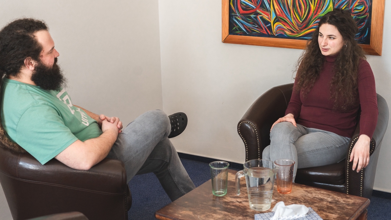 PRO ZÁVISLÉ MATKY S DĚTMI nabízíme novou psychoterapeutickou skupinu, individuální psychoterapii či šestitýdenní stacionární léčbu